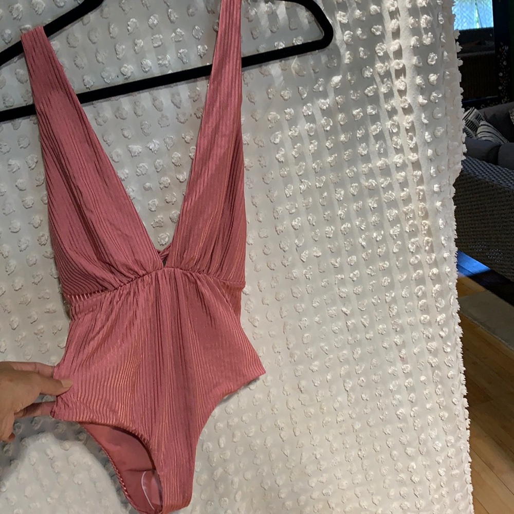 Tori Praver Brand one piece brand new with tags and liner tie back